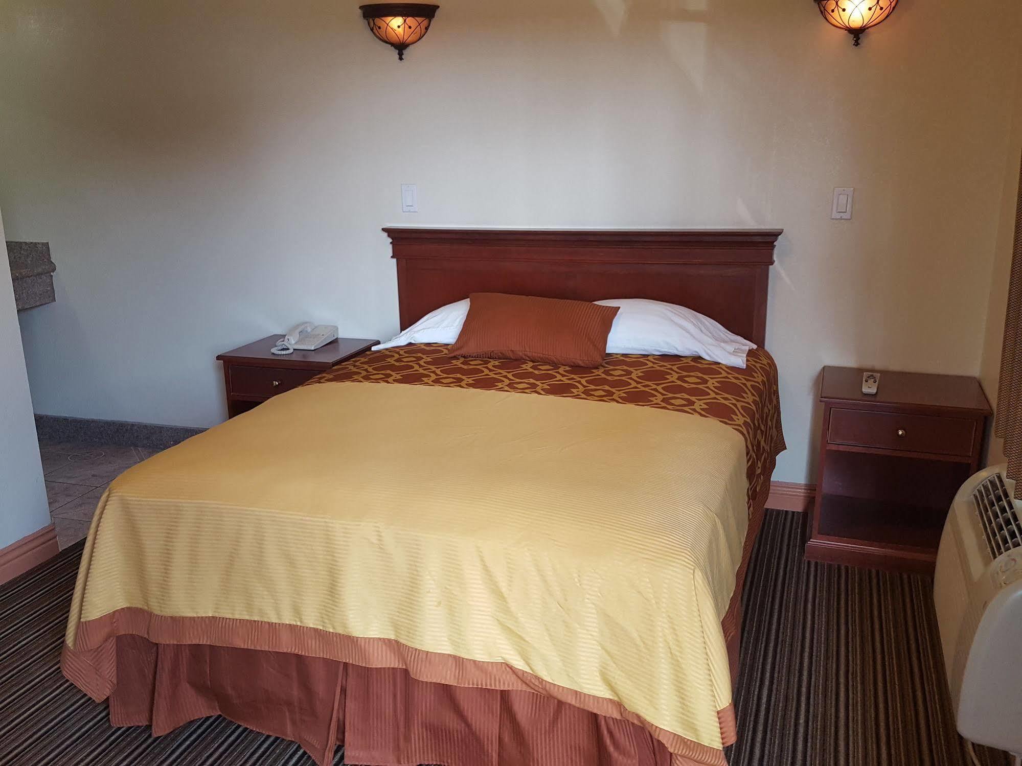 Motel Travel *