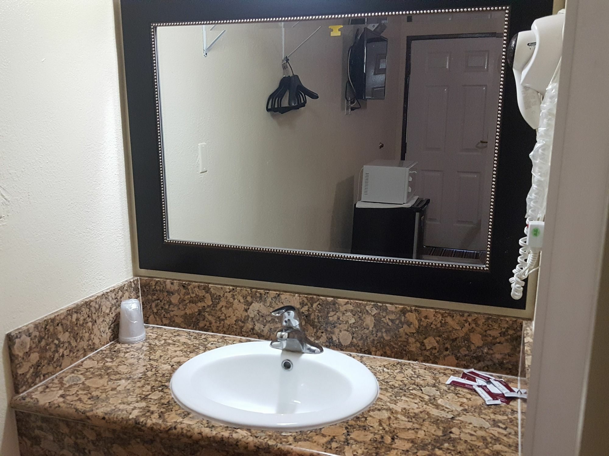 Motel Travel *