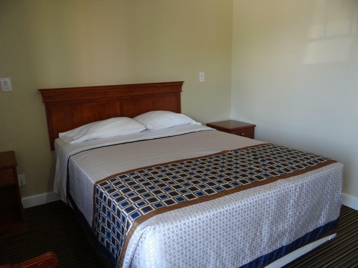 Motel Travel *